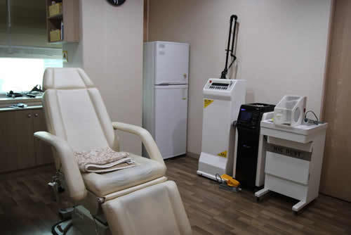 韩国WILL整形外科隆鼻假体雕刻室