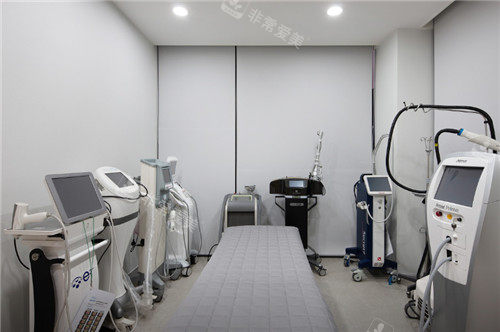 韩国林二石皮肤科部分仪器展示图