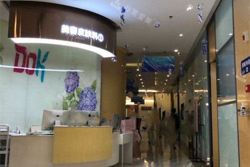 成都铜雀台整形服务台环境示意图