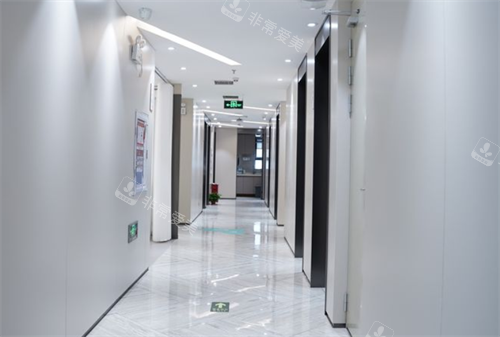 深圳鹏爱秀琪整形过道区