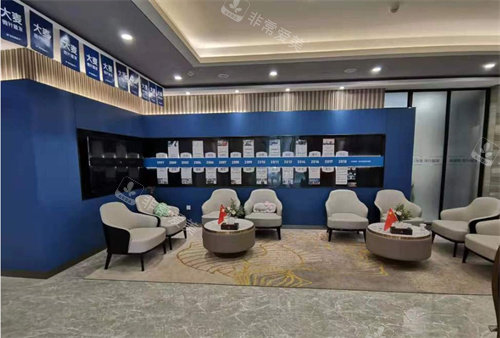 昆明大麦微针植发医院休息区