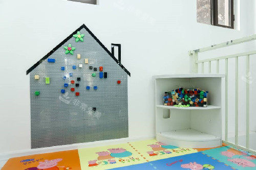 青岛坤昊口腔薛家岛店儿童候诊区