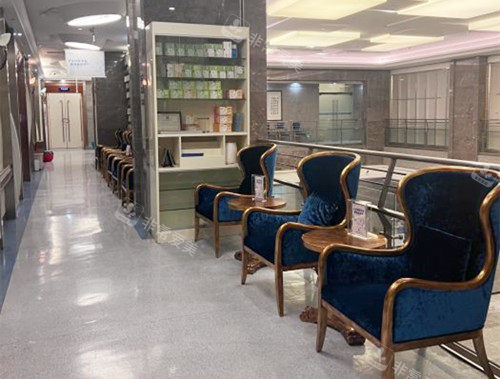 上海城本口腔等候区