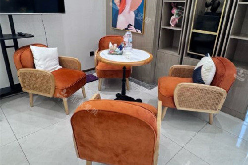 北京美丽之冠医疗美容候诊区 北京美丽之冠医疗美容候诊区