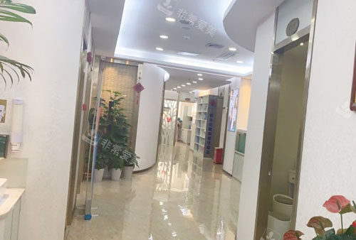 深圳鹏程医院口腔科走廊环境图