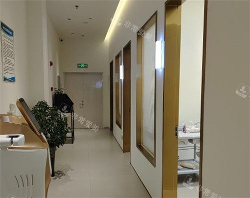 贵阳月上医疗美容诊所走廊环境