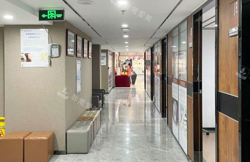 深圳宝城口腔走廊环境实拍图