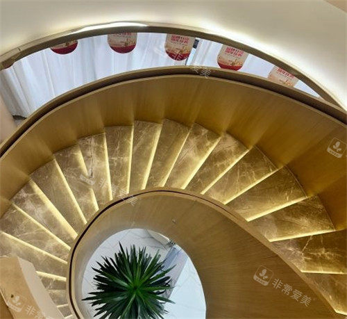 莆田云朵医疗美容医院旋转楼梯环境