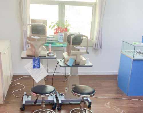 上海沪申五官科眼科专科检查室