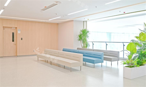 深圳普瑞眼科星耀店休息区