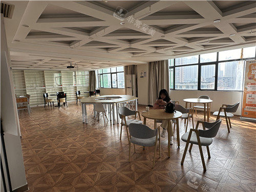 武汉清华阳光口腔等待室