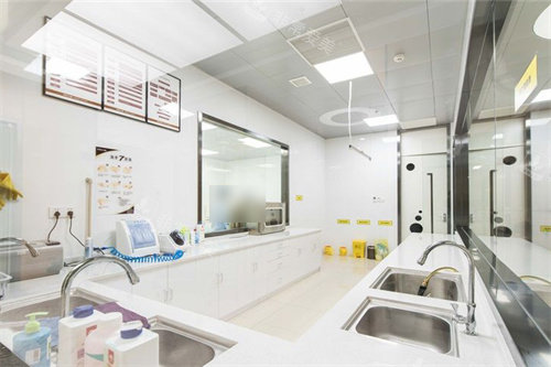 宁波牙博士口腔海曙店技工室