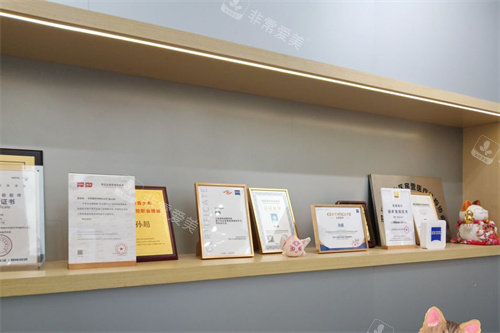 深圳瞳悦明恒裕眼科展示区