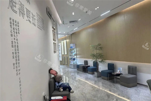深圳瞳悦明恒裕眼科走廊环境