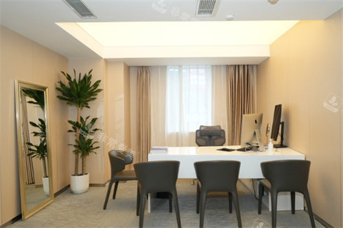 成都艺星整形美容皮肤医生面诊室 成都艺星整形美容皮肤医生面诊室