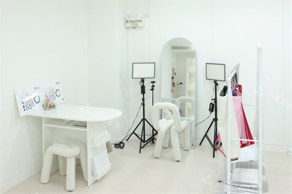 韩国Ohn Studio稳工作室准备区