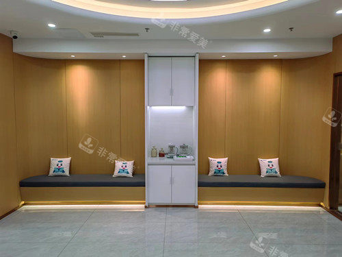 沈阳九诺口腔候诊区