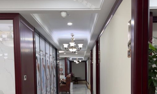 北京华韩医疗美容医院前台走廊