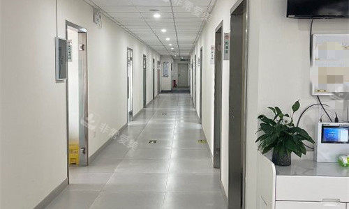 北京四季青橙门诊走廊图