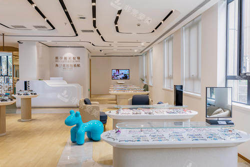 上海新视界东区眼科医院展示柜
