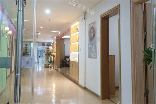 中信惠州医院医疗美容科走廊环境