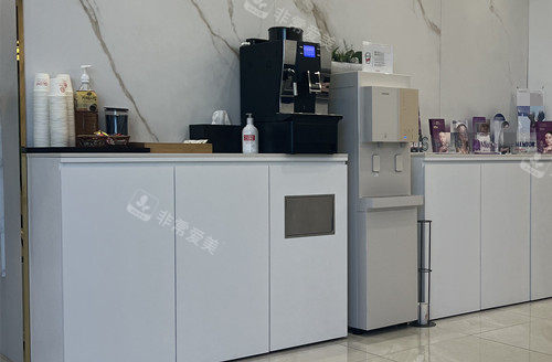 韩国歌柔飞整形外科内部饮品区 韩国歌柔飞整形外科内部饮品区