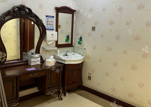 北京京城皮肤科洗漱区环境