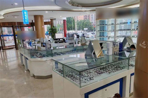 北京民众眼科医院配镜区