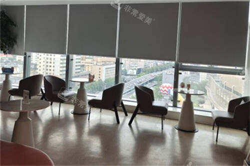 武汉悦瞳眼科医院候诊休息区