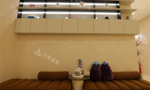 北京京城皮肤医院等候区