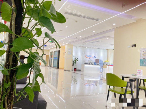 成都新都华圣艺口腔医院大厅
