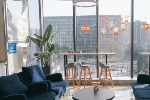 成都铂灵口腔休息区