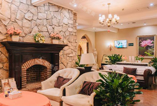 成都亚非口腔看牙等候区