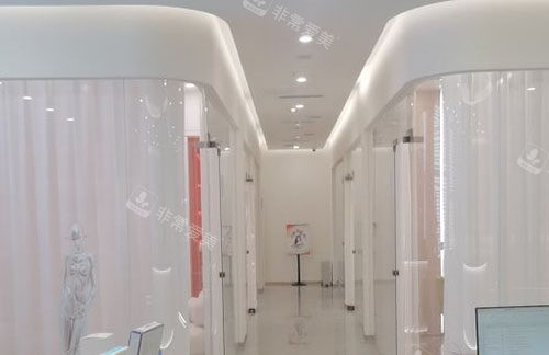 成都华生铂悦医疗美容走廊环境图 成都华生铂悦医疗美容走廊环境图