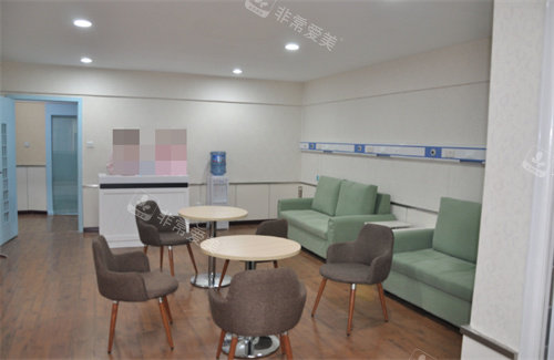 成都军建医院导医台