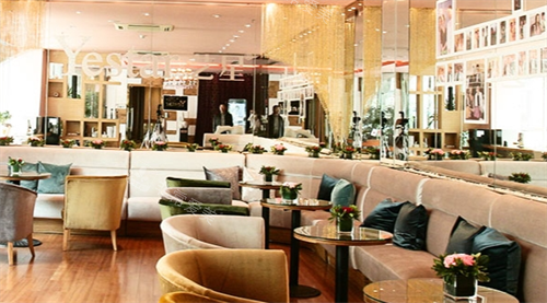 上海艺星整形的等候区