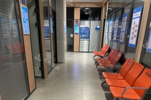 天津普瑞眼科医院走廊