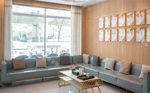 上海仁愛醫(yī)院口腔科等待區(qū) 上海仁愛醫(yī)院口腔科等待區(qū)