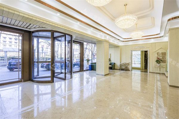 北京润美玉之光医疗美容大厅一角