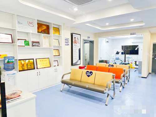 重庆荣昌杨明春口腔休息区