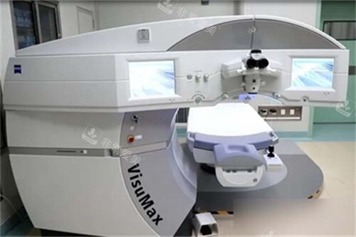 近视眼手术设备展示