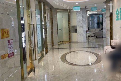 青岛可恩口腔(福州北路分院)走廊