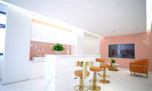 南昌佳美美容醫(yī)院休息區(qū)的環(huán)境 南昌佳美美容醫(yī)院休息區(qū)的環(huán)境