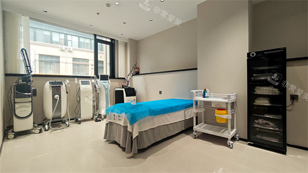 哈爾濱領(lǐng)藝醫(yī)療美容2樓治療室環(huán)境一角 哈爾濱領(lǐng)藝醫(yī)療美容2樓治療室環(huán)境一角