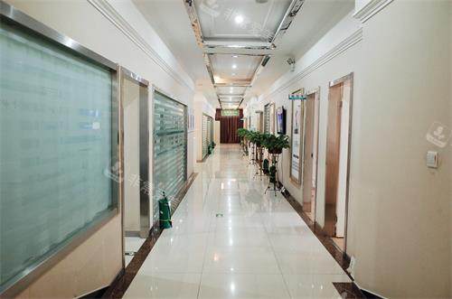 乌鲁木齐王共礼整形医院走廊 乌鲁木齐王共礼整形医院走廊