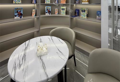 房县众大口腔医院内部环境