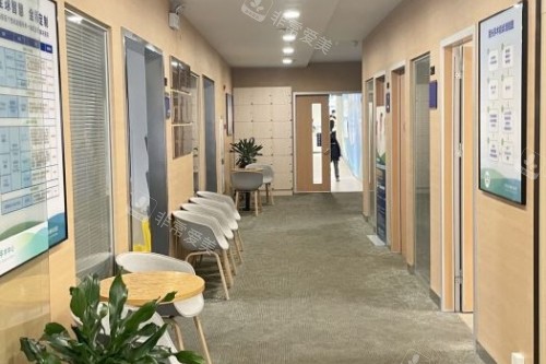 宁波爱尔眼科医院走廊