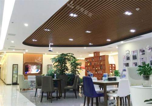 长沙牙祖口腔等待区