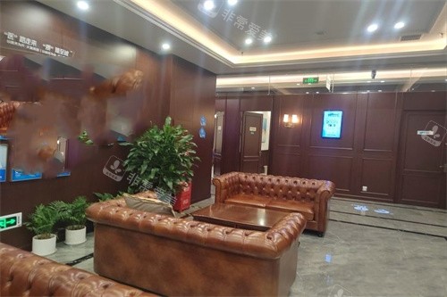 成都悅好醫(yī)學(xué)美容醫(yī)院候診區(qū) 成都悅好醫(yī)學(xué)美容醫(yī)院候診區(qū)