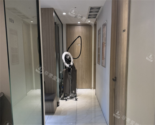 韓國明洞丹雅皮膚科走廊 韓國明洞丹雅皮膚科走廊